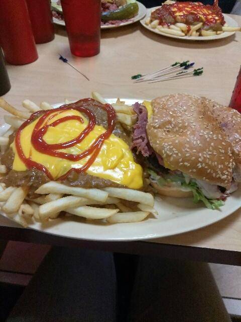 Royal Grill | restaurant | 9850 Livernois, Detroit, MI 48204, USA | 3138341300 OR +1 313-834-1300