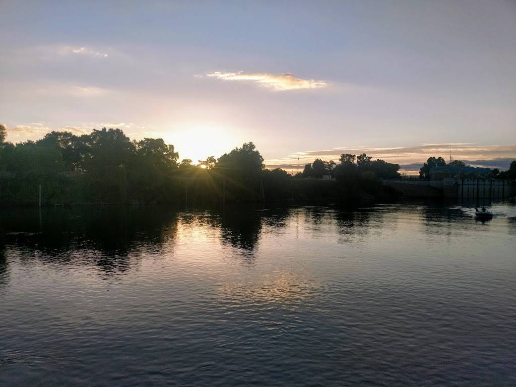 Alamar Marina, Restaurant & Bar | restaurant | 5999 Garden Hwy, Sacramento, CA 95837, USA | 9169220200 OR +1 916-922-0200