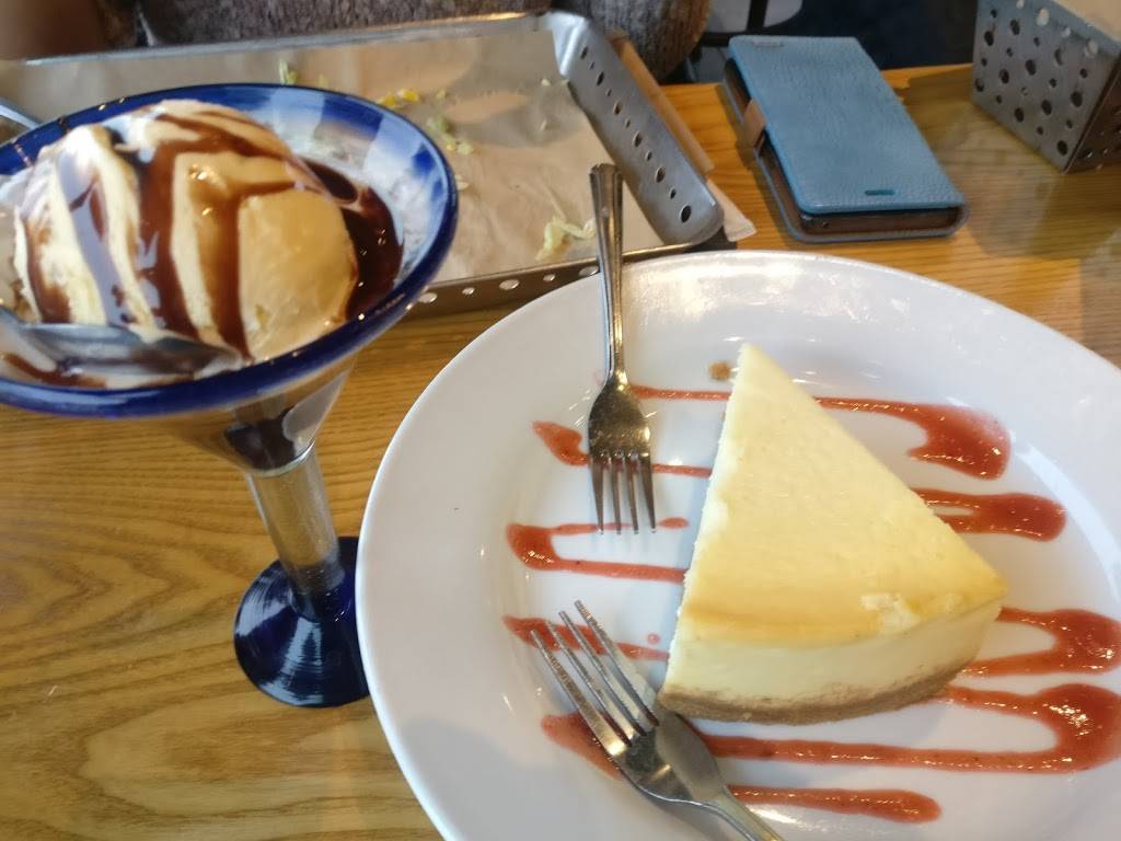 Chilis Grill & Bar | restaurant | 2070 E County Line Rd, Highlands Ranch, CO 80126, USA | 3032091063 OR +1 303-209-1063