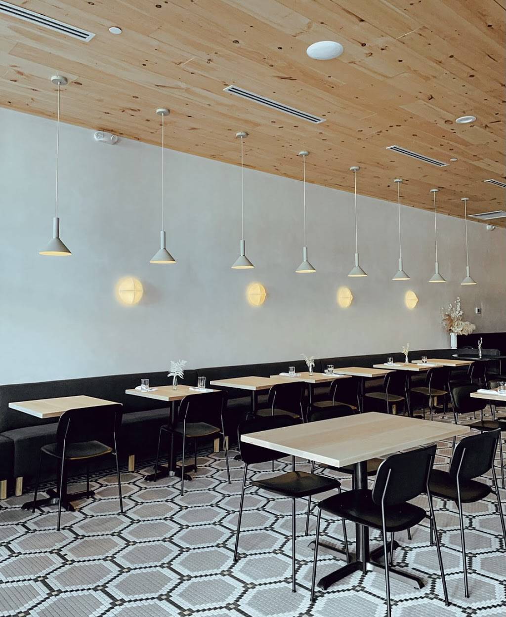 Roze Pony | restaurant | 5133 Harding Pike, Nashville, TN 37205, USA | 6159425057 OR +1 615-942-5057