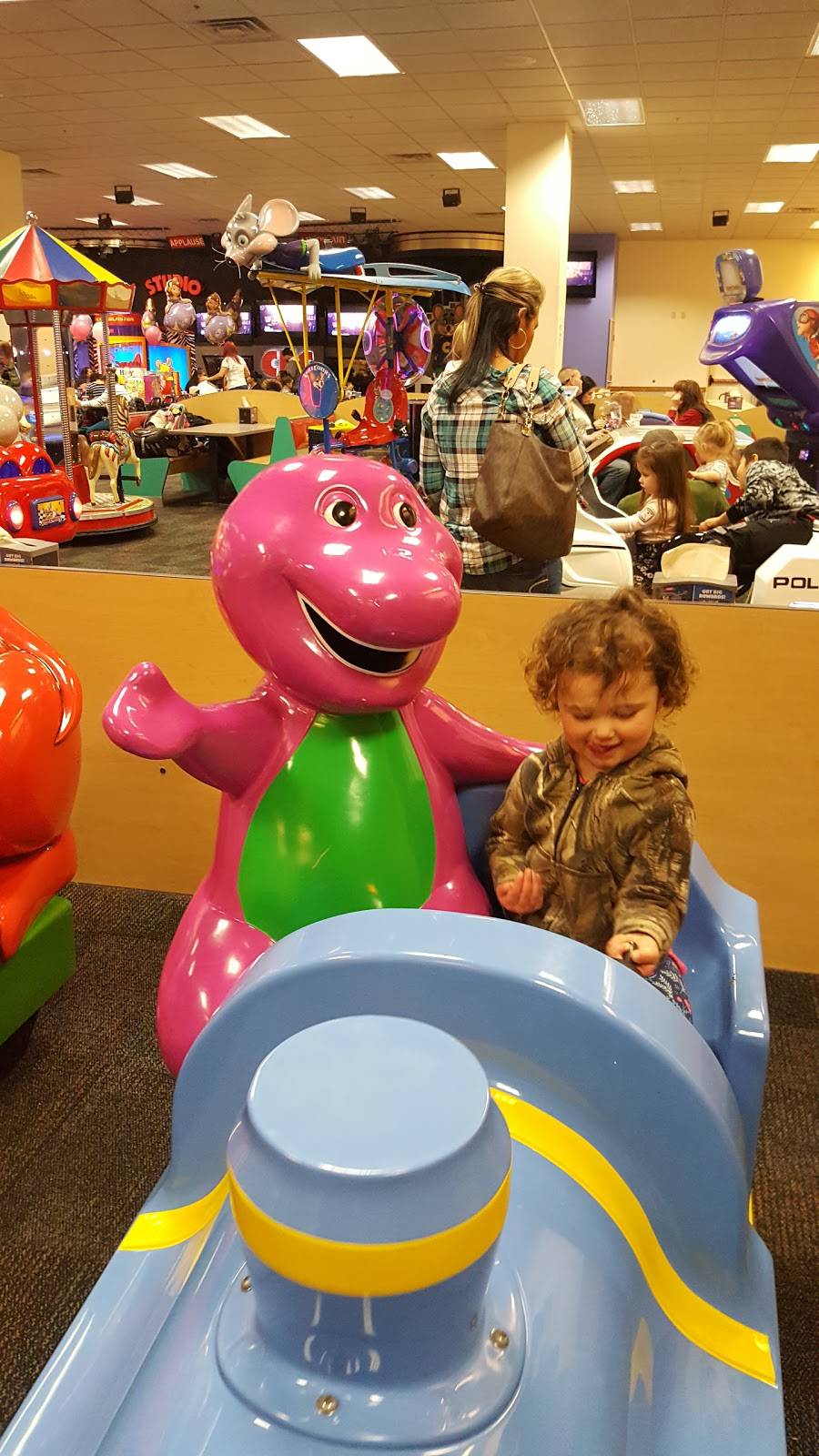 Chuck E. Cheese | restaurant | 1525 S Willow St, Manchester, NH 03103, USA | 6036224488 OR +1 603-622-4488