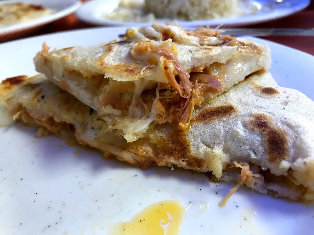 El Papaturro Cocina Salvadoreña | restaurant | 7612 Canal St, Houston, TX 77012, USA | 7139215222 OR +1 713-921-5222