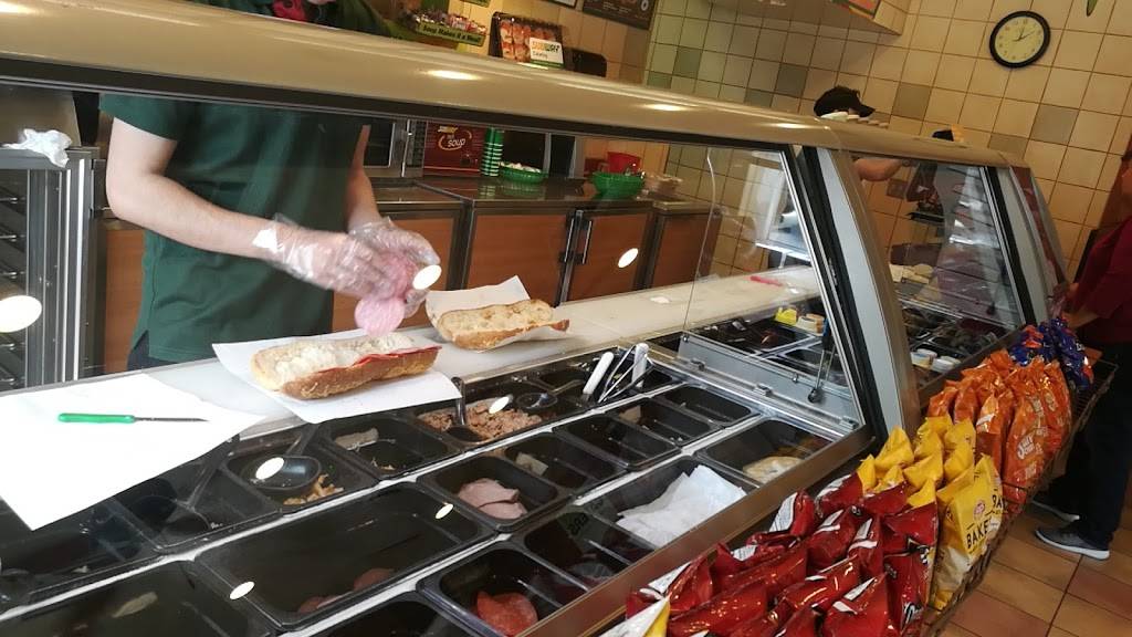 Subway Restaurants | restaurant | 876 Seacoast Dr, Imperial Beach, CA 91932, USA | 6195756961 OR +1 619-575-6961