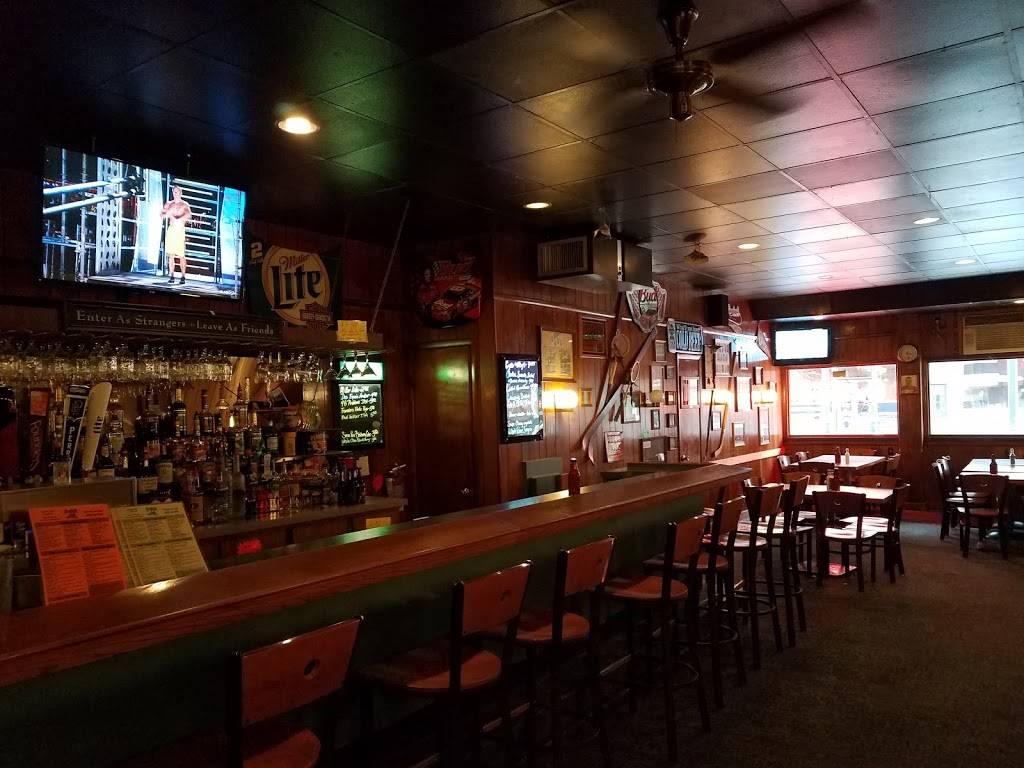 Sneakers | restaurant | 211 E Main St, Lowell, MI 49331, USA | 6168976746 OR +1 616-897-6746