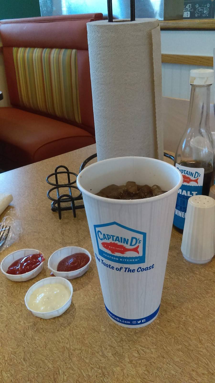 Captain Ds | restaurant | 705 Knox Abbott Dr, Cayce, SC 29033, USA | 8037966494 OR +1 803-796-6494