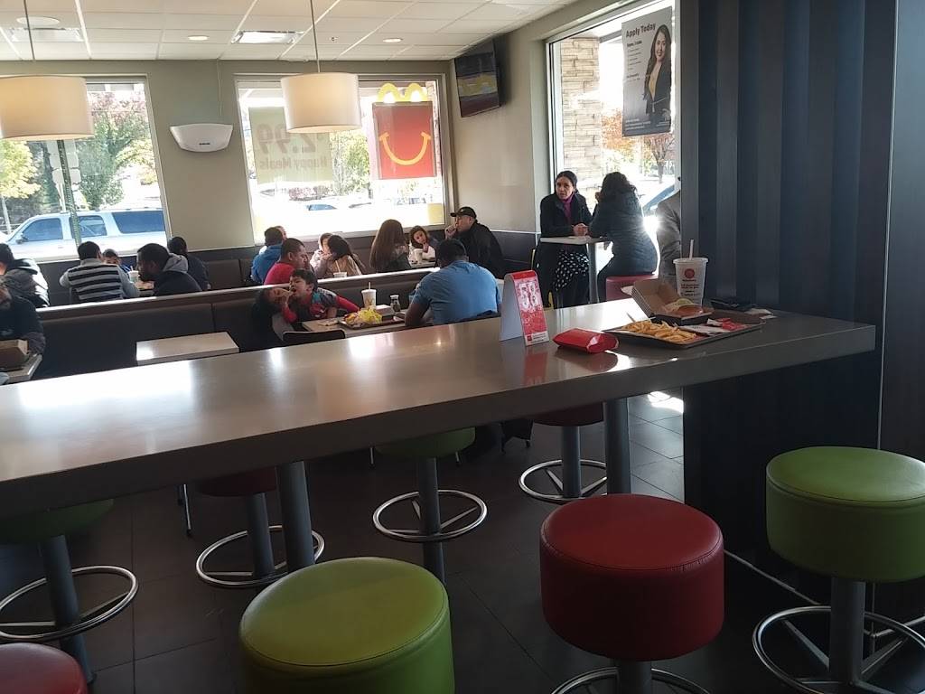 McDonalds | cafe | 5600 Riverdale Rd, Riverdale Park, MD 20737, USA | 3012776849 OR +1 301-277-6849