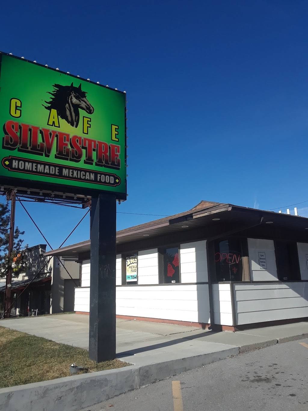 Cafe Silvestre | restaurant | 3041 E 3300 S, Millcreek, UT 84109, USA | 8014857238 OR +1 801-485-7238