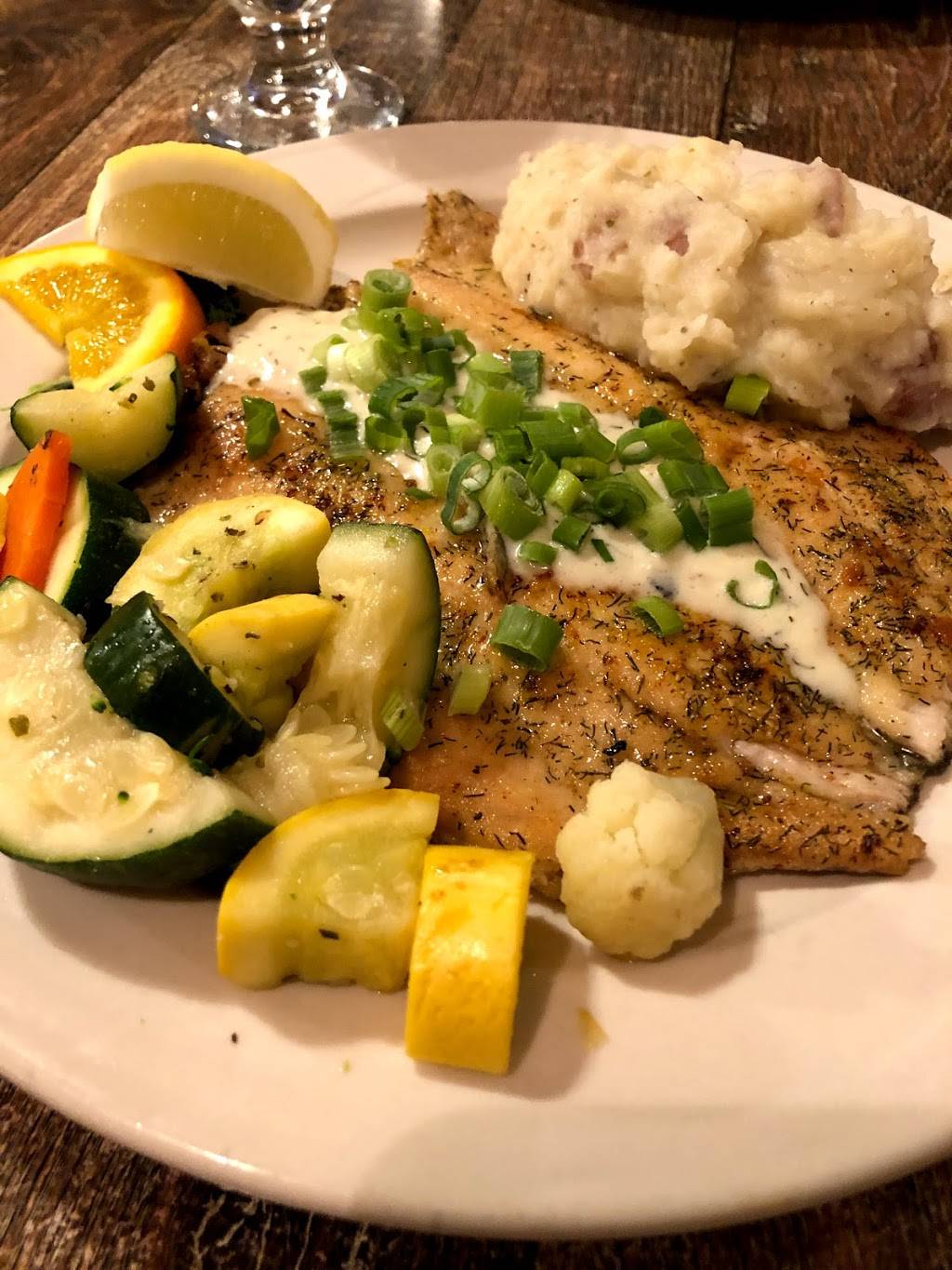 The River Restaurant & Lounge | night club | 11134 CA-140, El Portal, CA 95318, USA | 2093792183 OR +1 209-379-2183