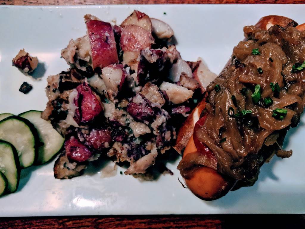 Schatzis Pub & Bier Garden of New Paltz | restaurant | 36 Main St, New Paltz, NY 12561, USA | 8452551203 OR +1 845-255-1203