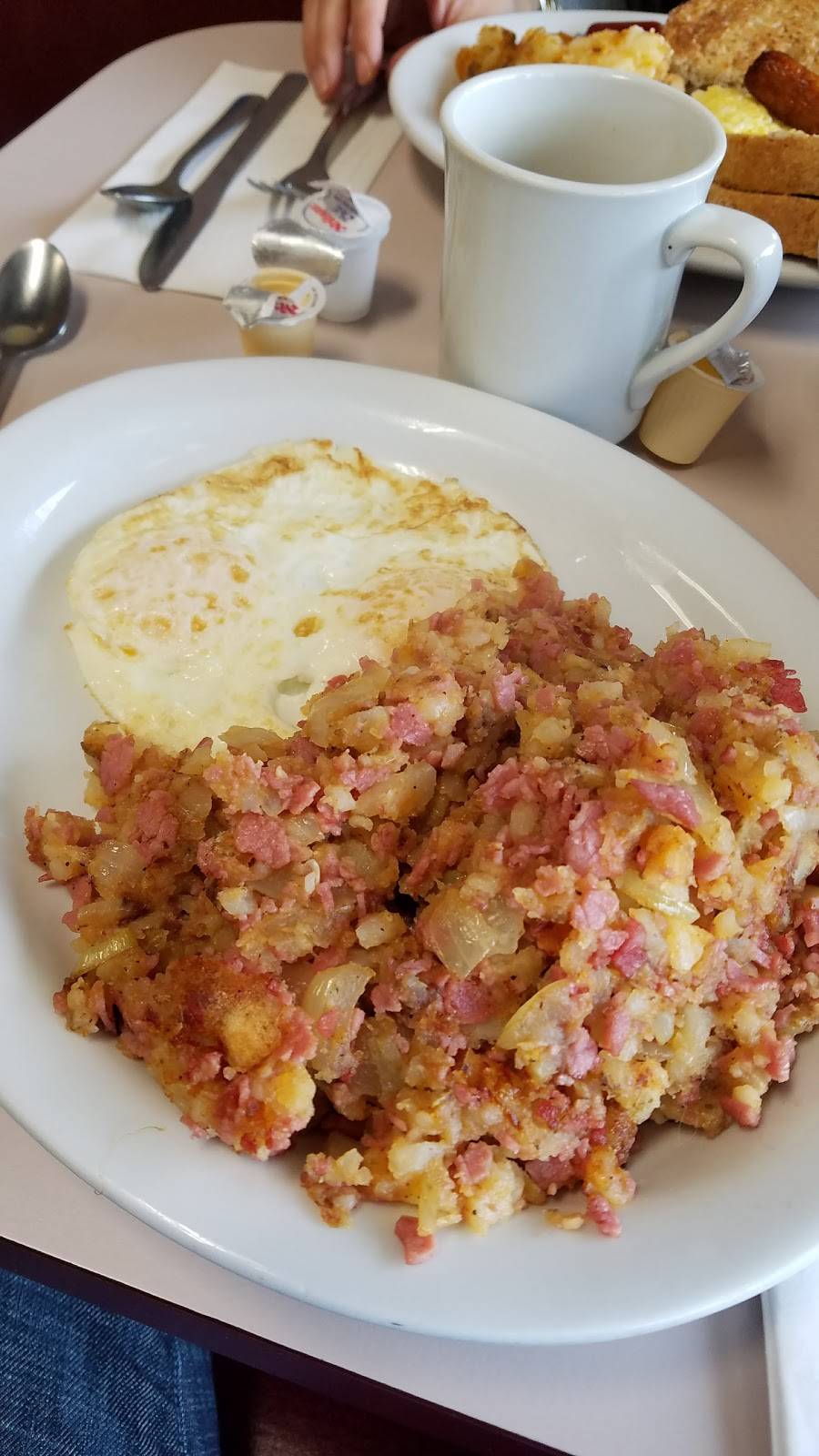 Sandwich Nook | restaurant | 384 Manning Rd, Windsor, ON N8N 4W5, Canada | 5199794282 OR +1 519-979-4282