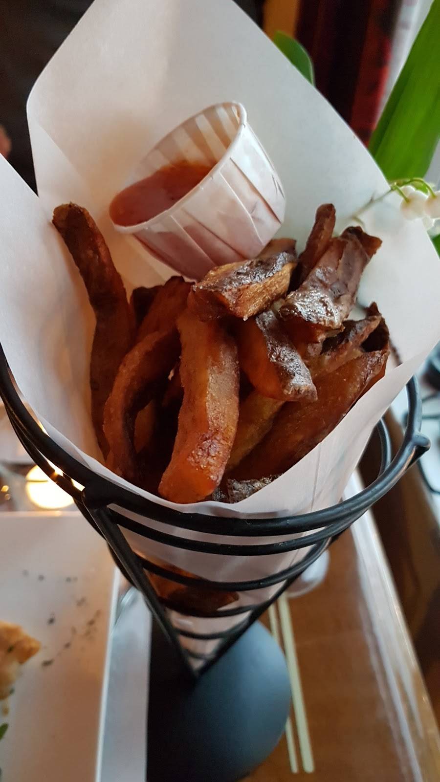 La Sarcelle | restaurant | 7 Rue de la Rivière, Bedford, QC J0J 1A0, Canada | 4502484440 OR +1 450-248-4440