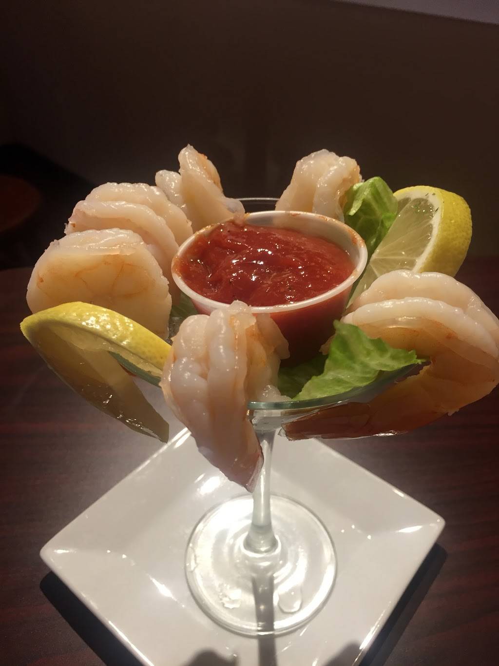 Legendary Bar & Grill | restaurant | 3513 E Tremont Ave, Bronx, NY 10465, USA | 7188220100 OR +1 718-822-0100