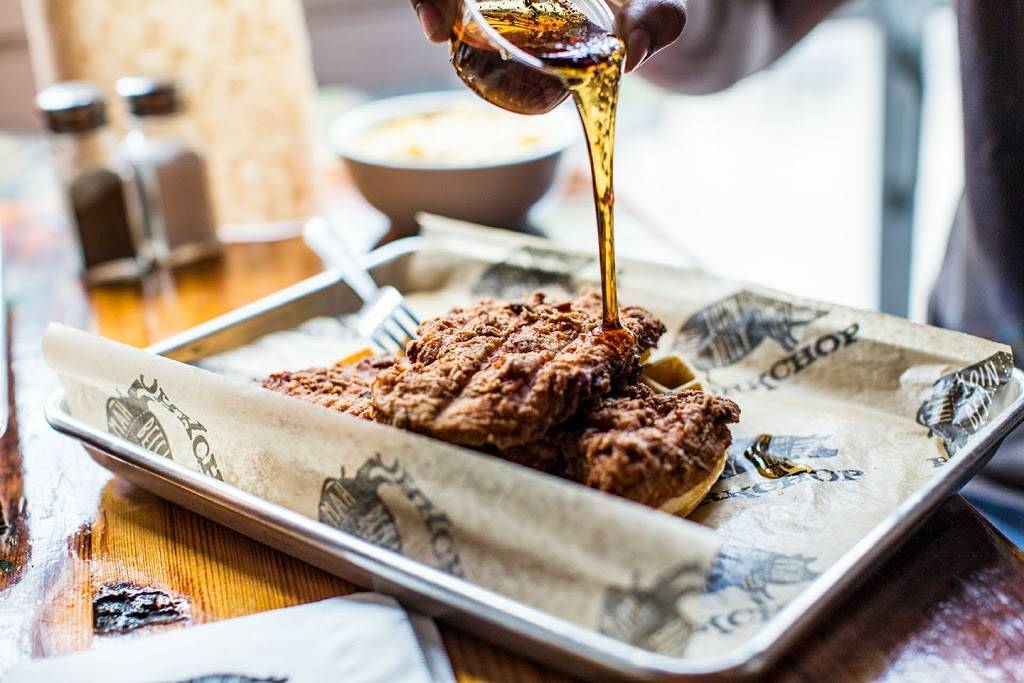 Porkchop Hyde Park | restaurant | 1516 E Harper Ct, Chicago, IL 60615, USA | 7734939333 OR +1 773-493-9333