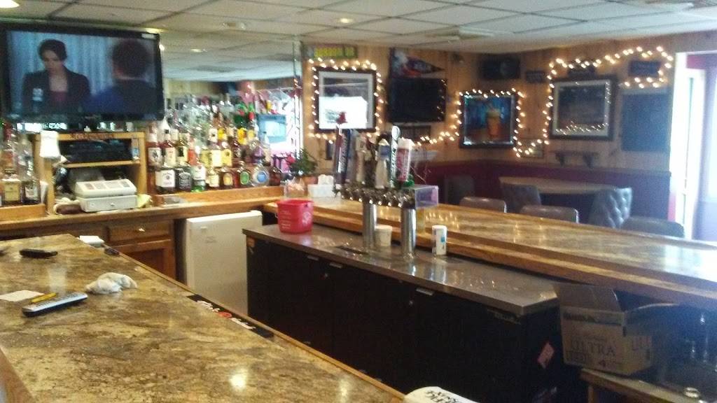 Four Corners Restaurant & Pub | restaurant | 142 Old Turnpike Rd, Thompson, CT 06277, USA | 8609355771 OR +1 860-935-5771