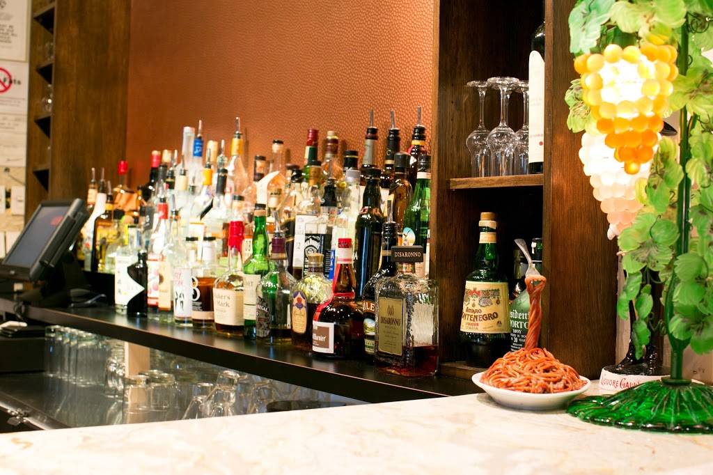 IL Pizzico | restaurant | 15209 Frederick Rd, Rockville, MD 20850, USA | 3013090610 OR +1 301-309-0610