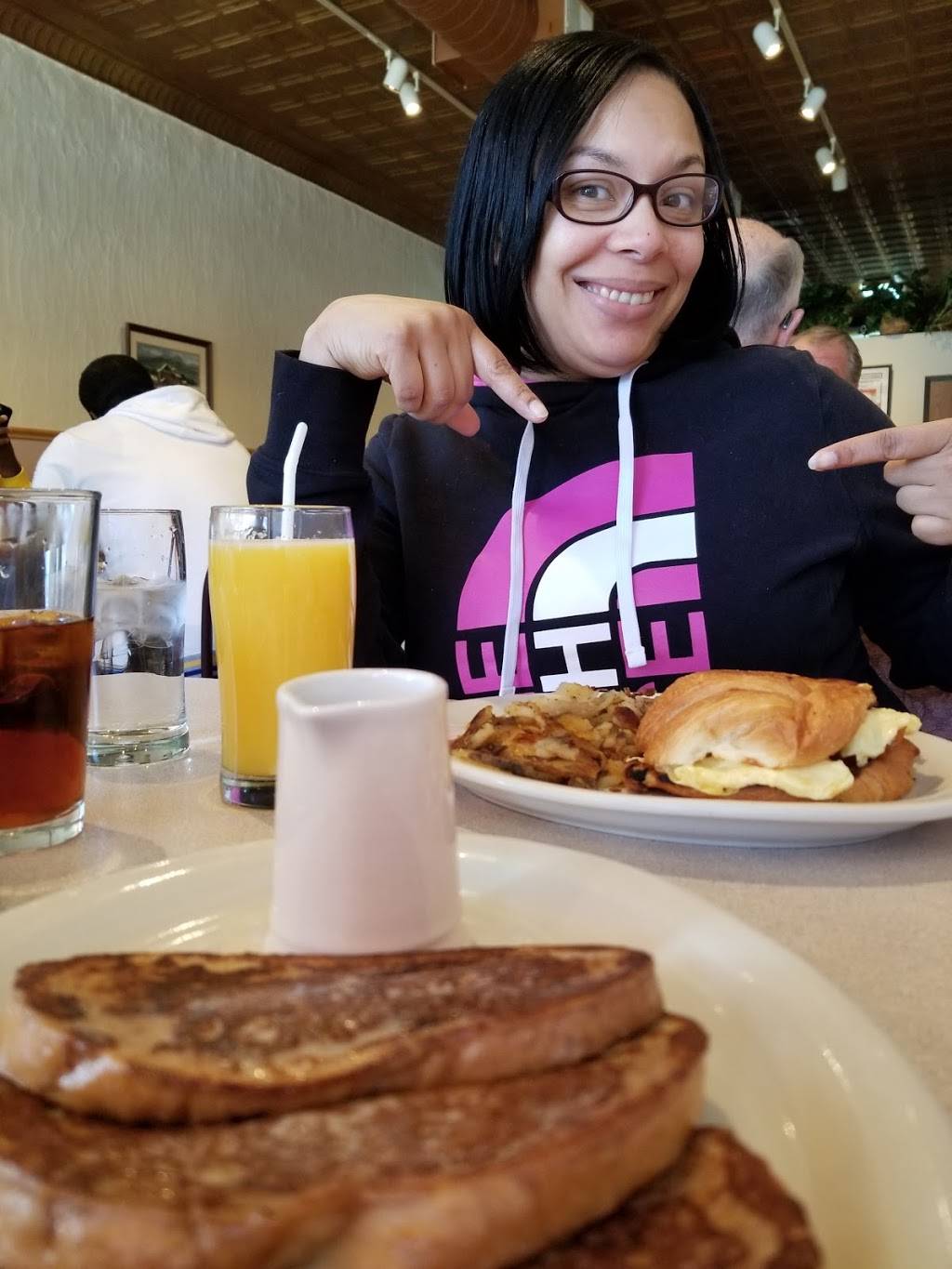 Julians | restaurant | 314 Pioneer St, Akron, OH 44305, USA | 3307980043 OR +1 330-798-0043