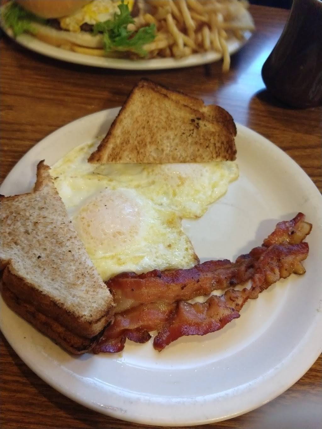 Woodys | restaurant | 3829 S Main St, Akron, OH 44319, USA | 3306441051 OR +1 330-644-1051