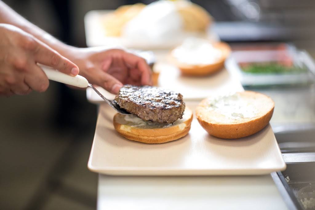 Hobby Burger House | restaurant | 8250 Telephone Rd, Houston, TX 77061, USA | 7136401428 OR +1 713-640-1428