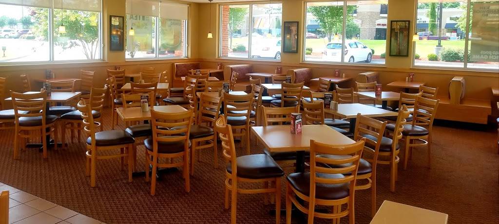 Bojangles Famous Chicken n Biscuits | restaurant | 5165 Sunset Blvd, Lexington, SC 29072, USA | 8039572466 OR +1 803-957-2466