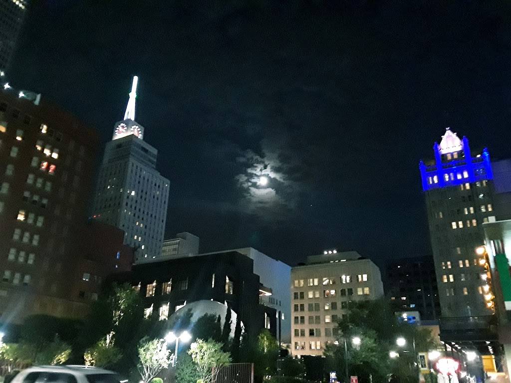 Hillcrest Village | shopping mall | 6423-6437 Hillcrest Ave, Dallas, TX 75205, USA | 2147062500 OR +1 214-706-2500