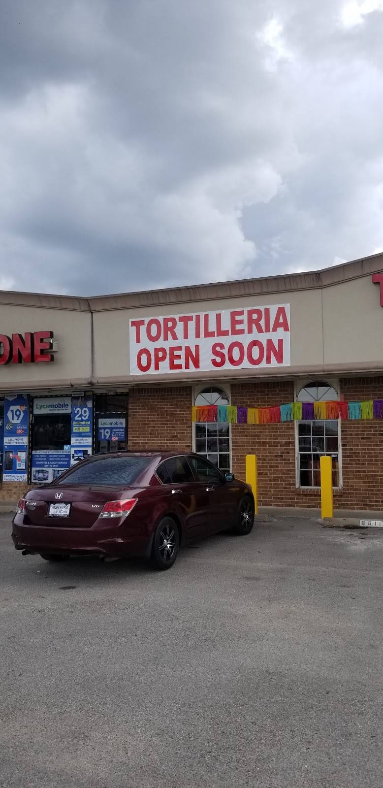 Tortilleria San Luis P#2 | restaurant | 8611 S Texas 6, Houston, TX 77083, USA | 8327818403 OR +1 832-781-8403