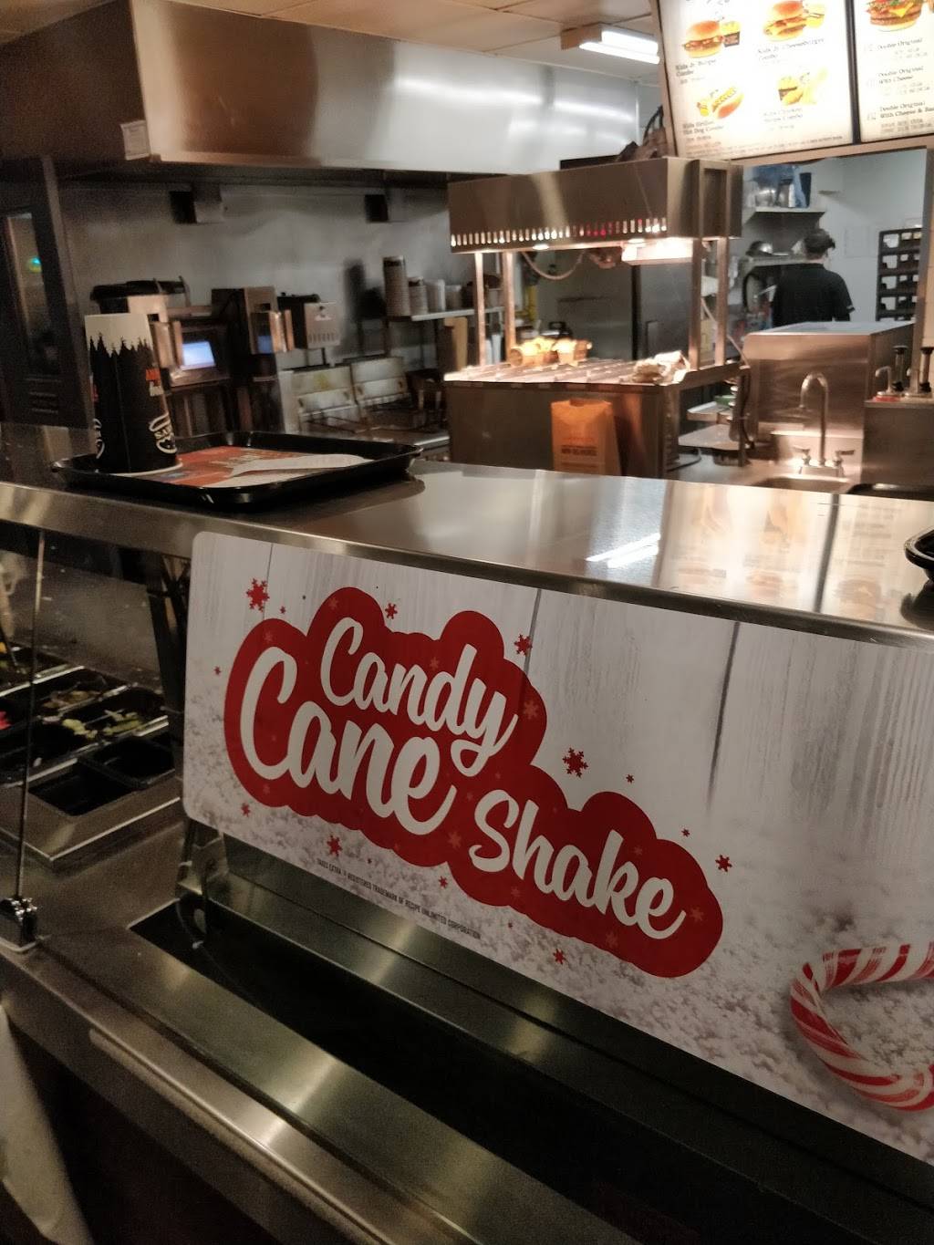 Harveys | restaurant | 233 N Front St, Belleville, ON K8P 3C3, Canada | 6139671165 OR +1 613-967-1165