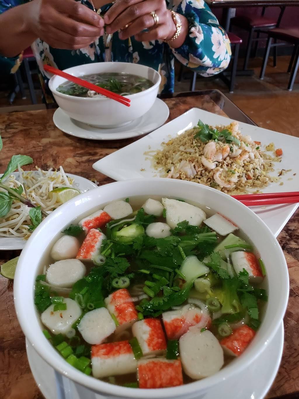 Family Pho Vietnamese Noodle House | restaurant | 13325 N MacArthur Blvd, Oklahoma City, OK 73142, USA | 4054700648 OR +1 405-470-0648