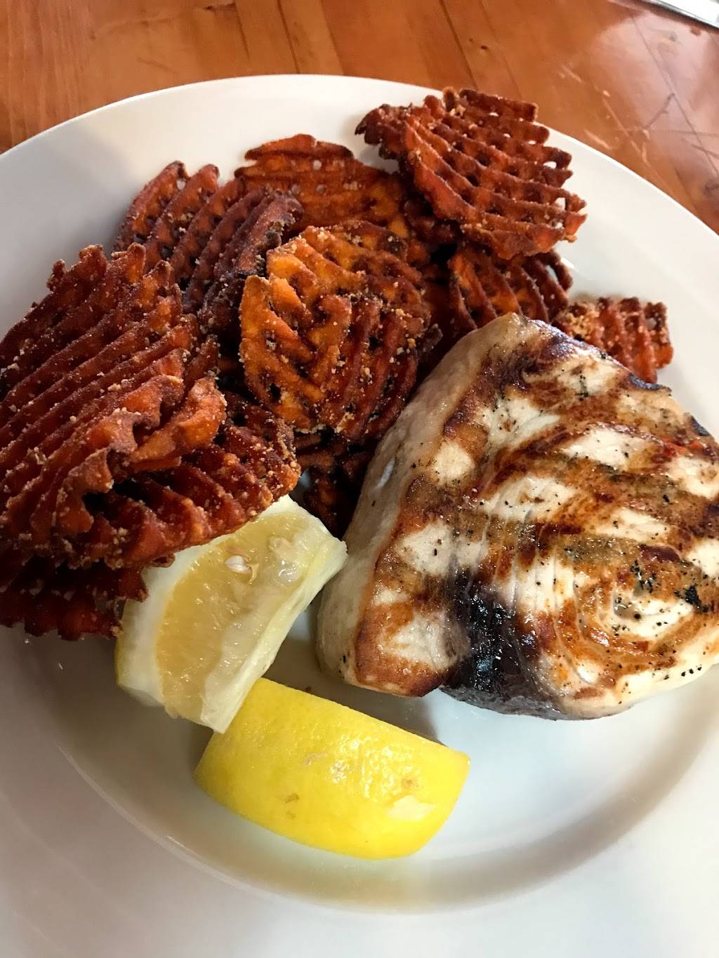 Pier 37 Boathouse | meal takeaway | 88 Scranton Ave, Falmouth, MA 02540, USA | 5083887573 OR +1 508-388-7573