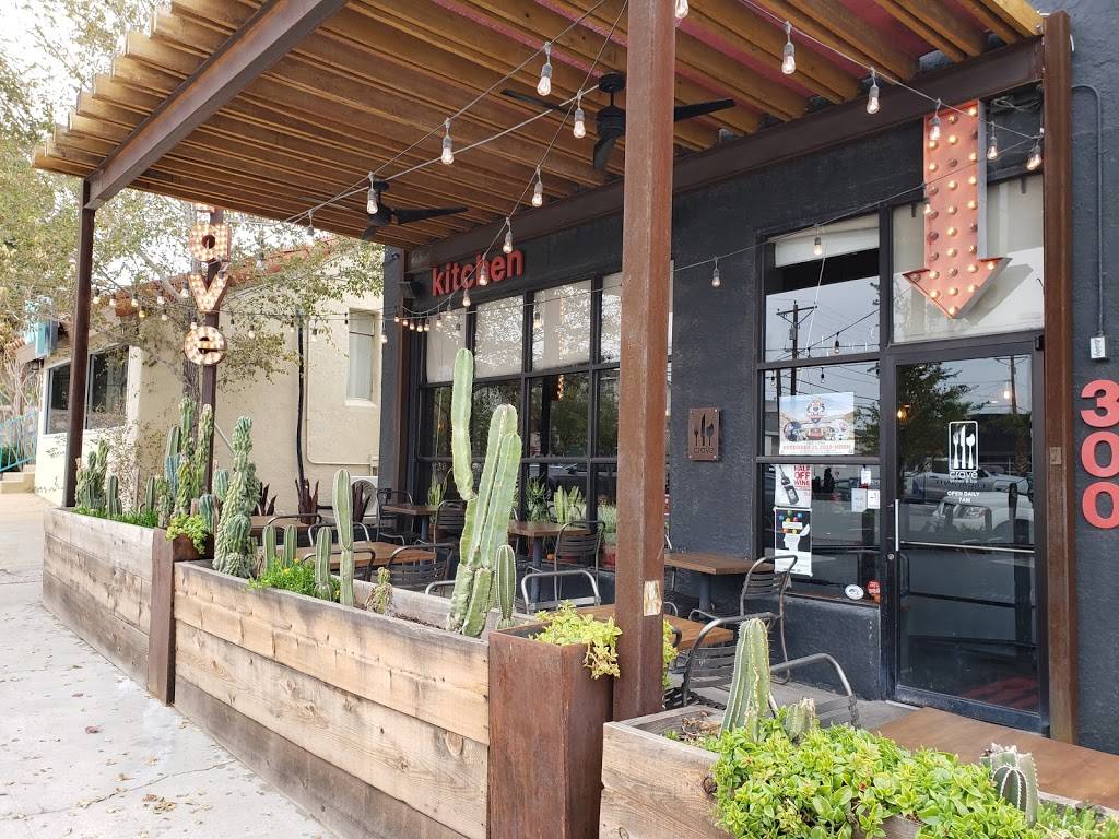 Crave Kitchen & Bar | restaurant | 300 Cincinnati Ave, El Paso, TX 79902, USA | 9153513677 OR +1 915-351-3677