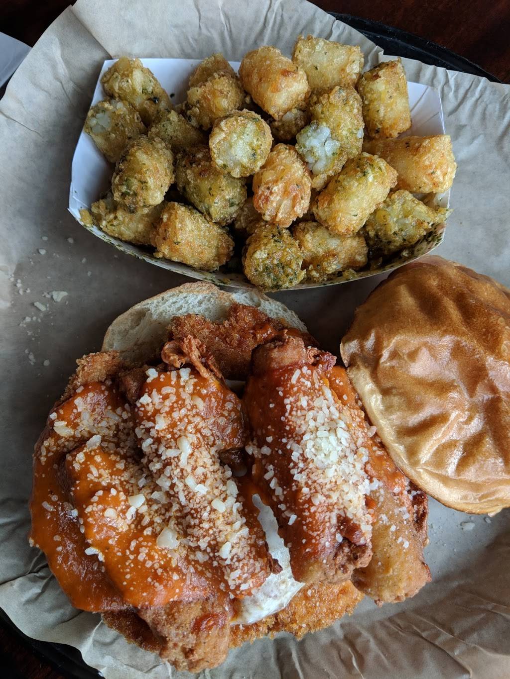 Mamo Burger Bar | restaurant | 1515 Ottawa St, Windsor, ON N8X 2G3, Canada | 5199731234 OR +1 519-973-1234