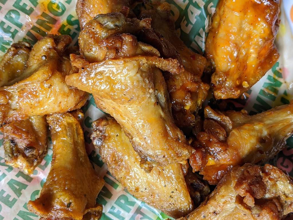 Wingstop | restaurant | 5300 S Dorchester Ave, Chicago, IL 60615, USA | 8728135016 OR +1 872-813-5016