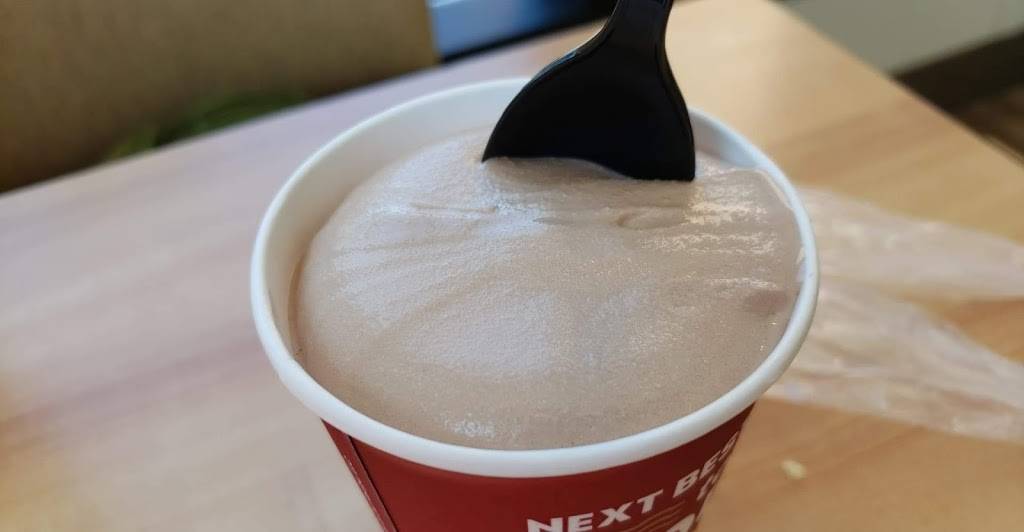 Wendys | restaurant | 822 Charlevoix Ave, Petoskey, MI 49770, USA | 2313485118 OR +1 231-348-5118