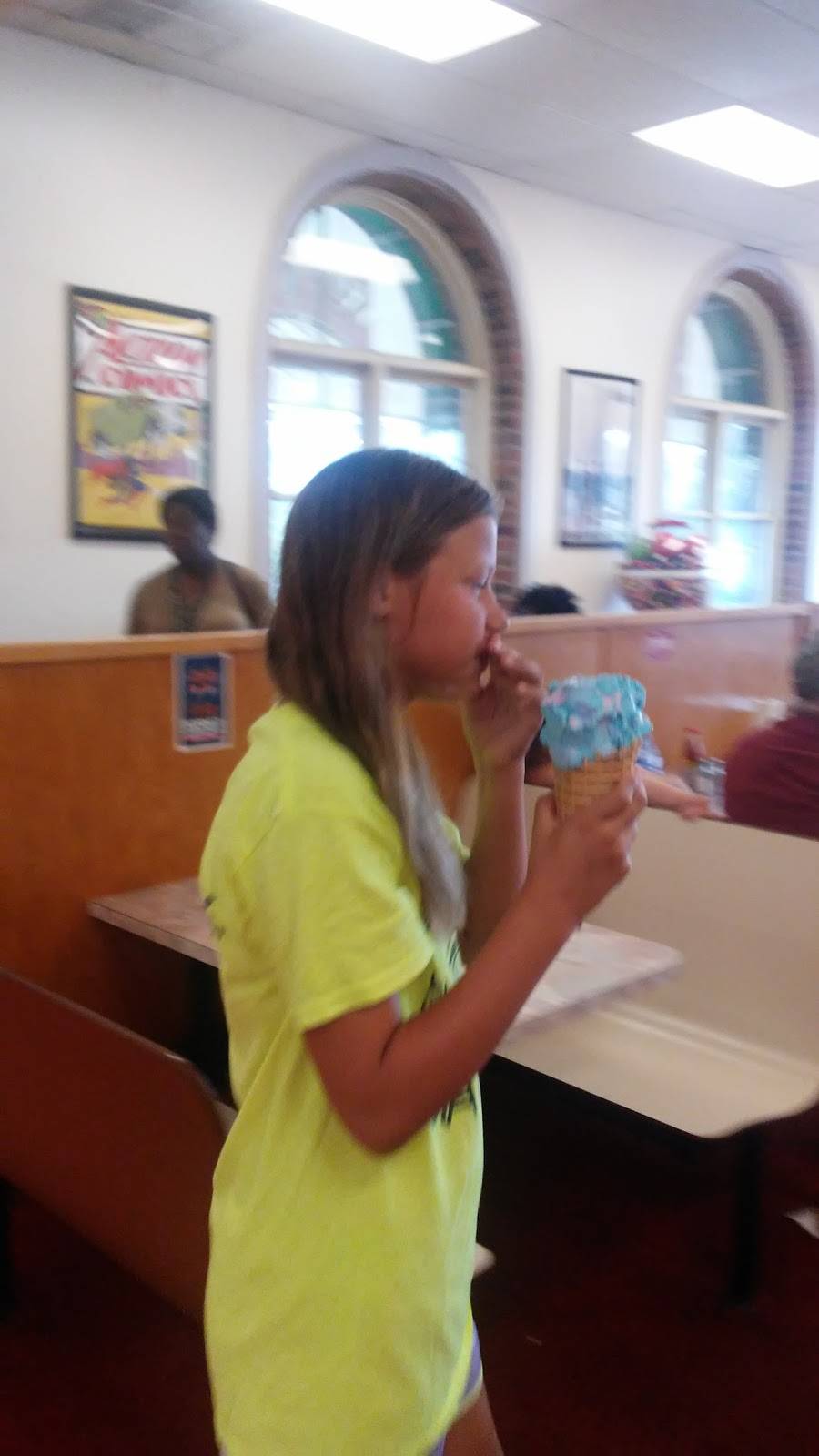 Sandys Famous Hot Dogs | restaurant | 612 St Andrews Rd, Columbia, SC 29210, USA | 8037728617 OR +1 803-772-8617