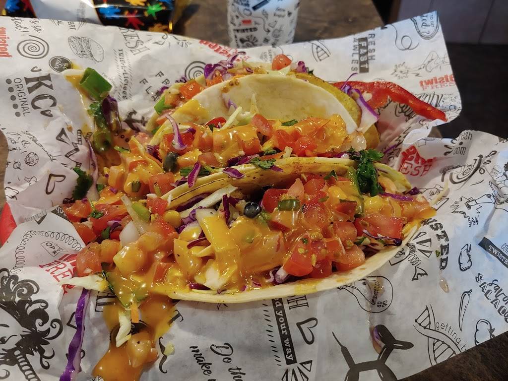Twisted Fresh | restaurant | 22030 W 66th St, Shawnee, KS 66226, USA | 9134410444 OR +1 913-441-0444