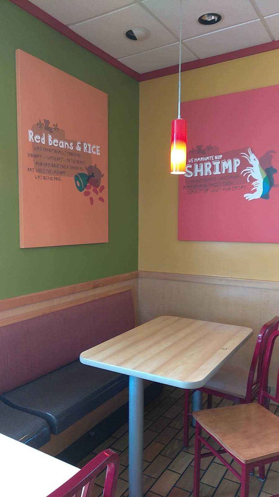 Popeyes Louisiana Kitchen | restaurant | 5500 W North Ave, Chicago, IL 60639, USA | 7736220911 OR +1 773-622-0911