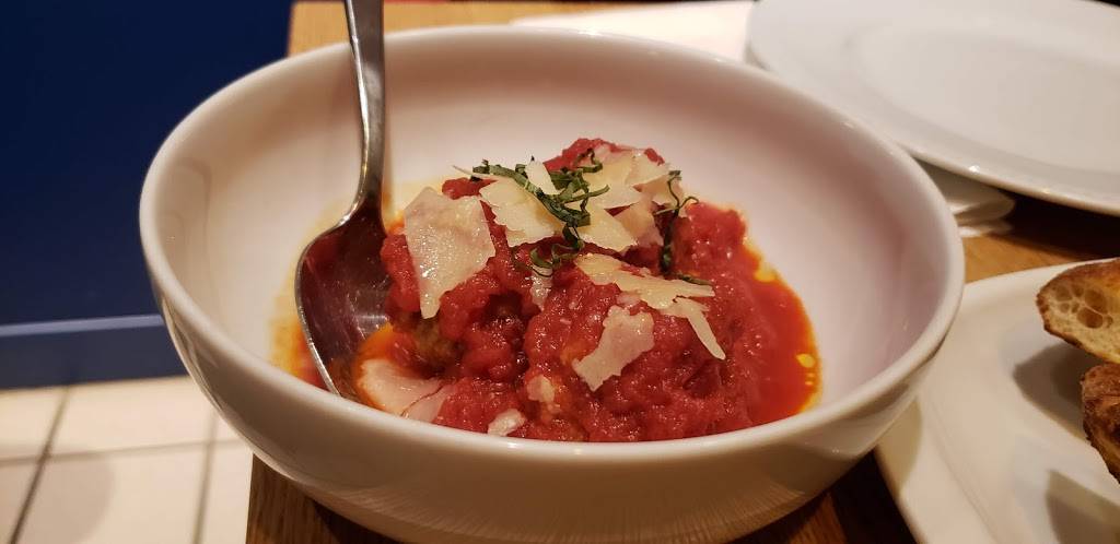 Heirloom | restaurant | 3991 Rue Ontario E, Montréal, QC H1W 1T1, Canada | 5149058211 OR +1 514-905-8211