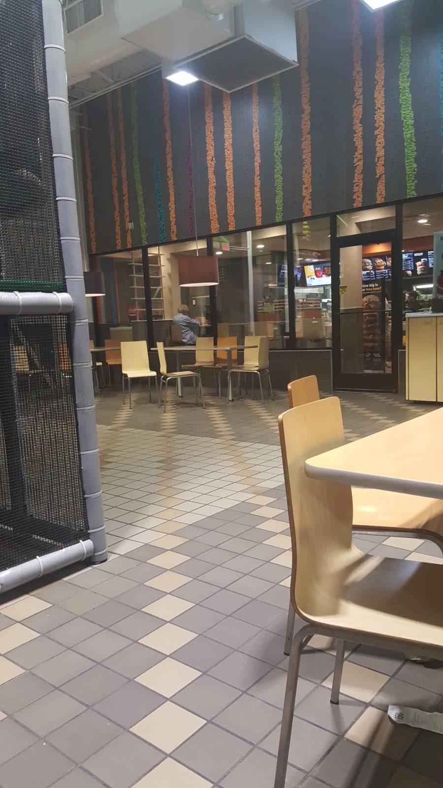 McDonalds | cafe | 338 N Jackson St, Houston, MS 38851, USA | 6624569661 OR +1 662-456-9661