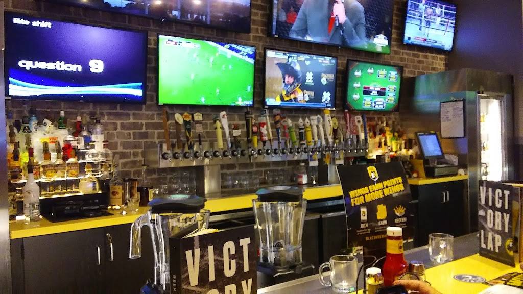 Buffalo Wild Wings | restaurant | 143 Fairway Dr, Wilmington, OH 45177, USA | 9372839464 OR +1 937-283-9464