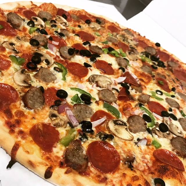 E&Js New York Style Pizza | restaurant | 2952 South 13th Street, Milwaukee, WI 53215, USA | 4142495060 OR +1 414-249-5060