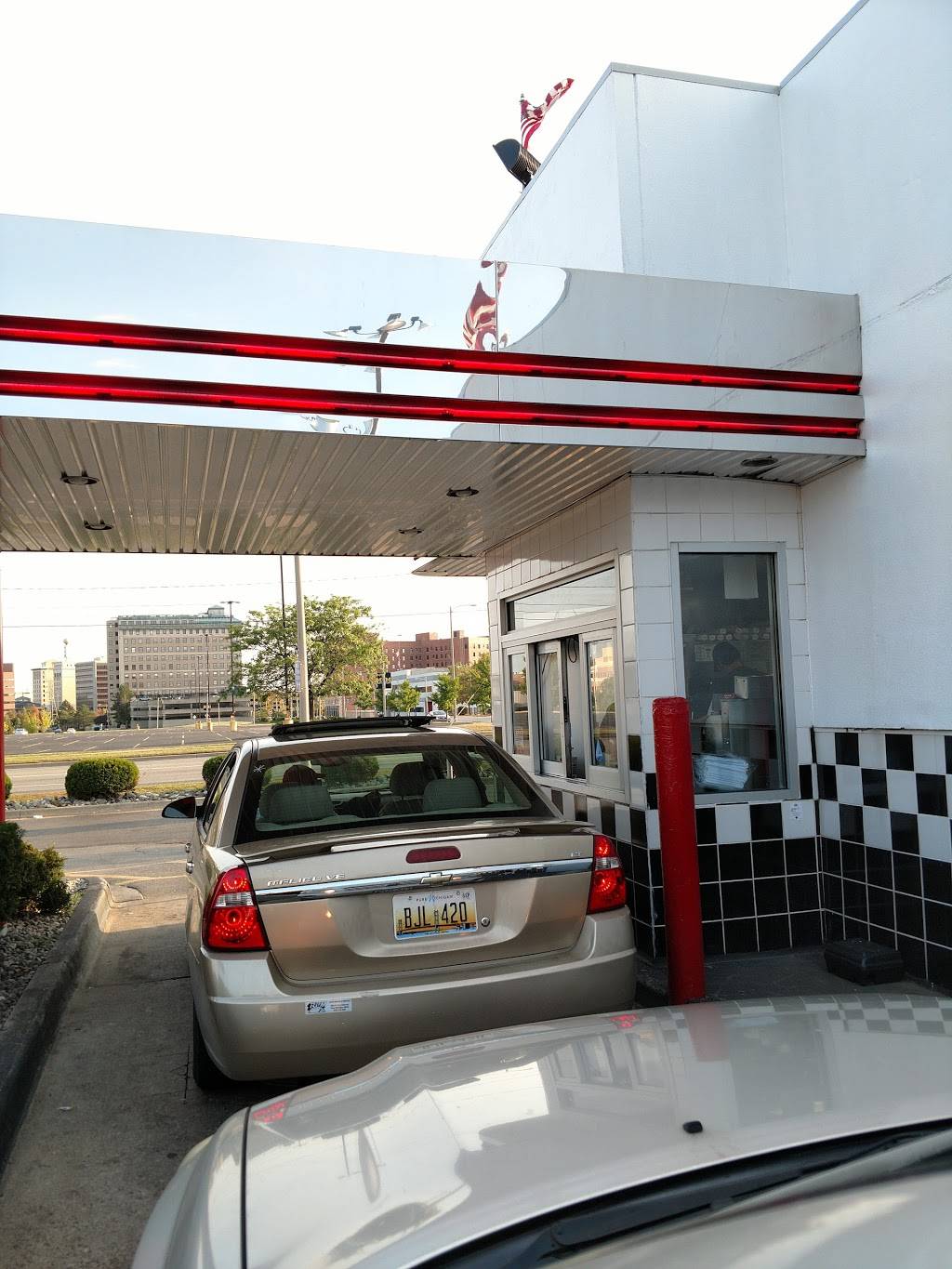 Rallys | restaurant | 855 E 5th Ave, Flint, MI 48503, USA | 8102349577 OR +1 810-234-9577