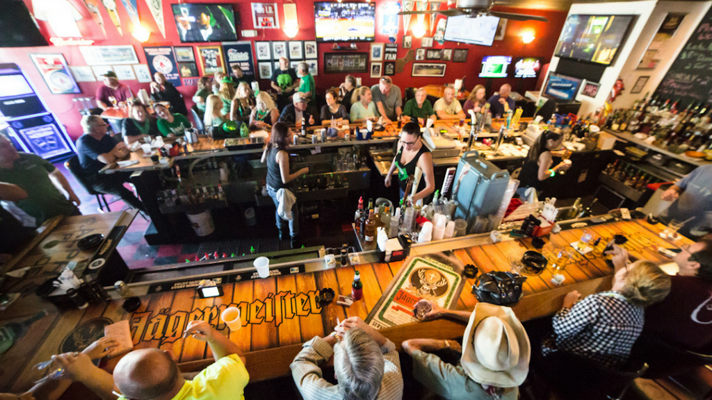 Ralphs Place | restaurant | 1305 Cape Coral Pkwy E, Cape Coral, FL 33904, USA | 2395492040 OR +1 239-549-2040