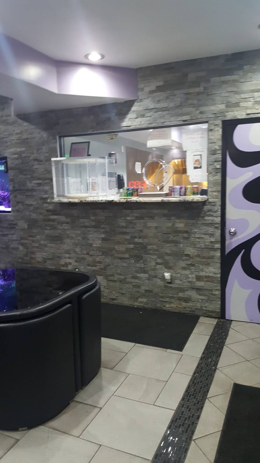 Buzz Box Wings | restaurant | 4445 Broadway, Gary, IN 46409, USA | 2194270249 OR +1 219-427-0249