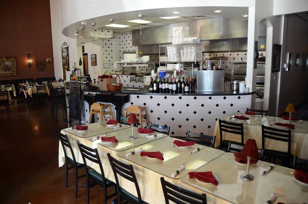 Franks Place | restaurant | 33 S Washington St, Danville, IN 46122, USA | 3177181146 OR +1 317-718-1146