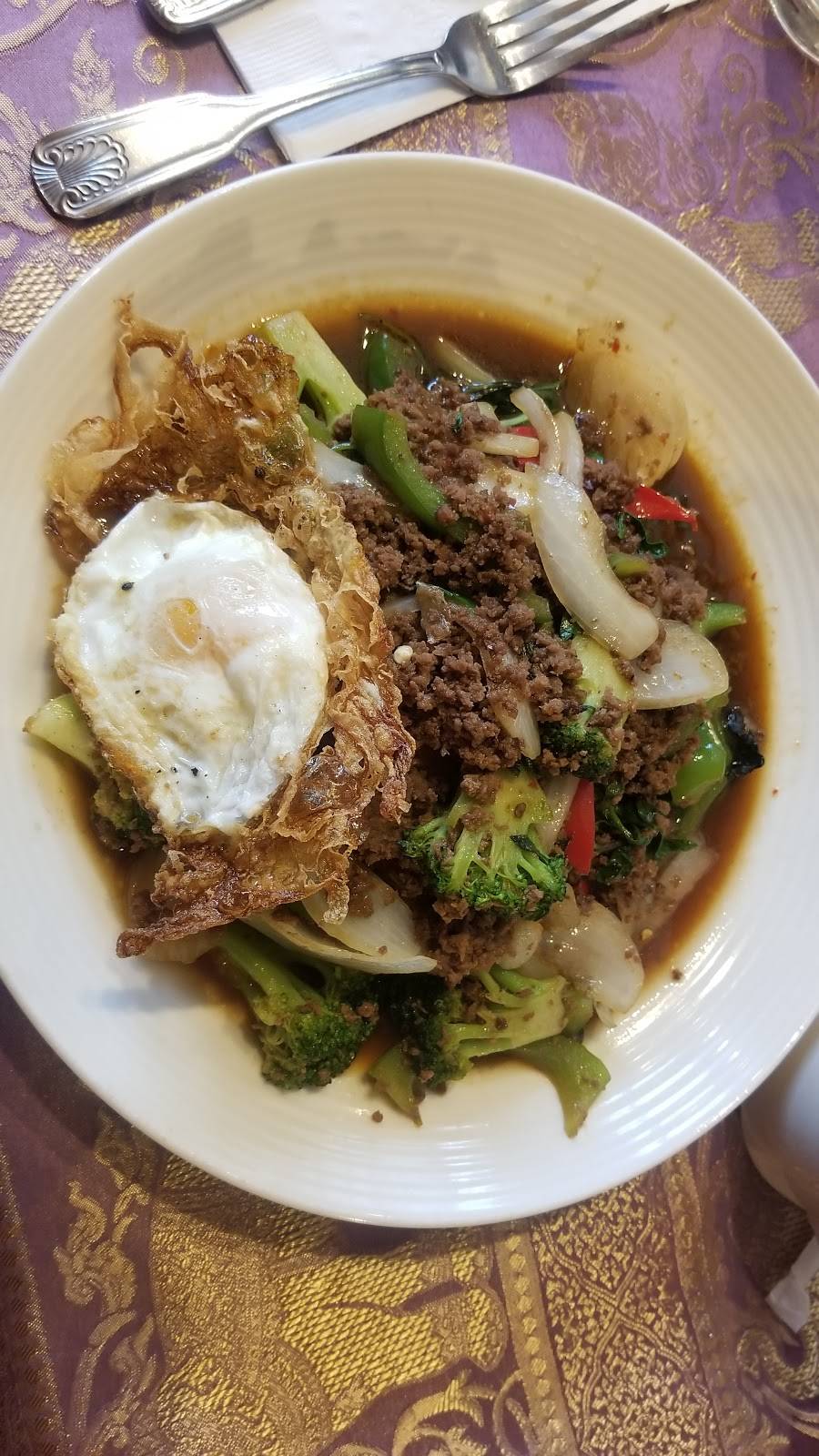 Divine Thai | restaurant | 123 Church St, Whitinsville, MA 01588, USA | 5082344500 OR +1 508-234-4500