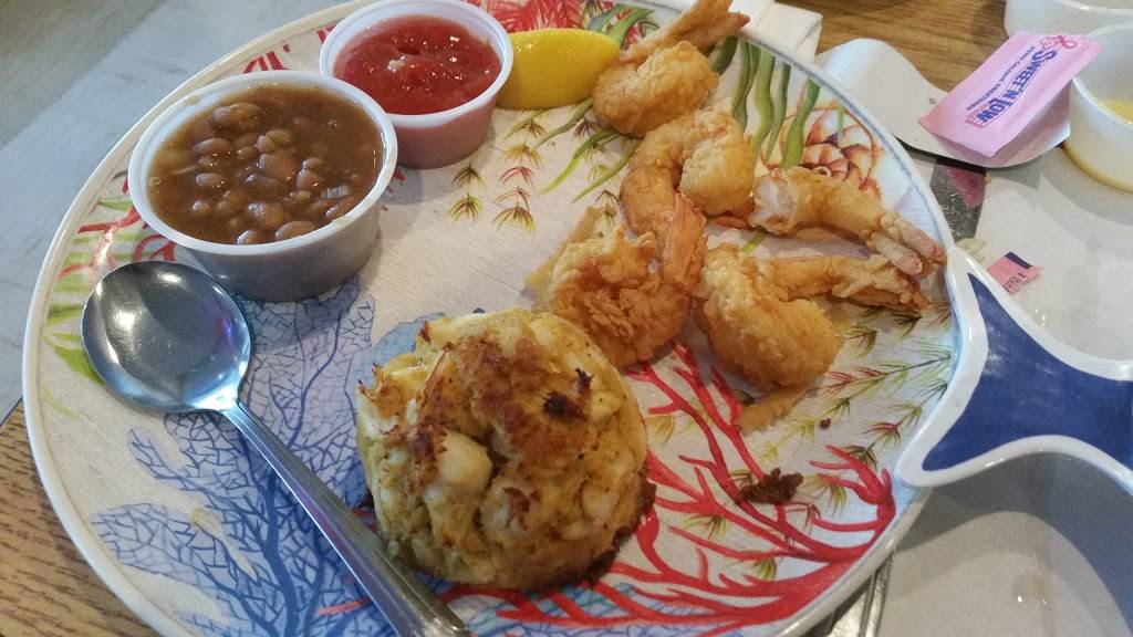 Whales Tale Fish House | restaurant | 2720 W Old US Hwy 441, Mt Dora, FL 32757, USA | 3523851500 OR +1 352-385-1500