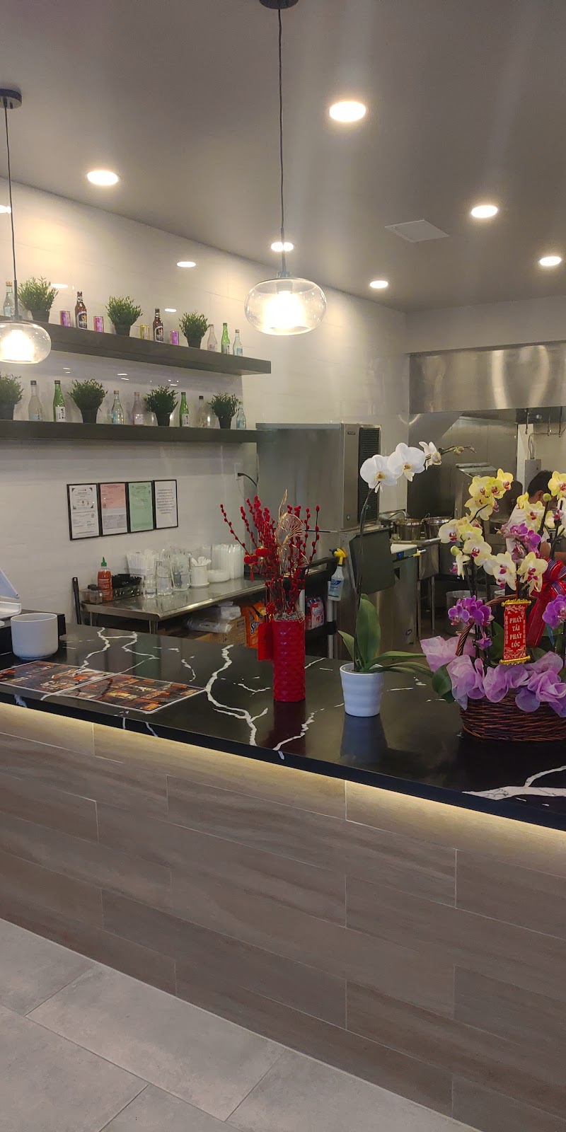 Mirin Kitchen | restaurant | 1385 E Vista Way #102, Vista, CA 92084, USA | 7605363436 OR +1 760-536-3436