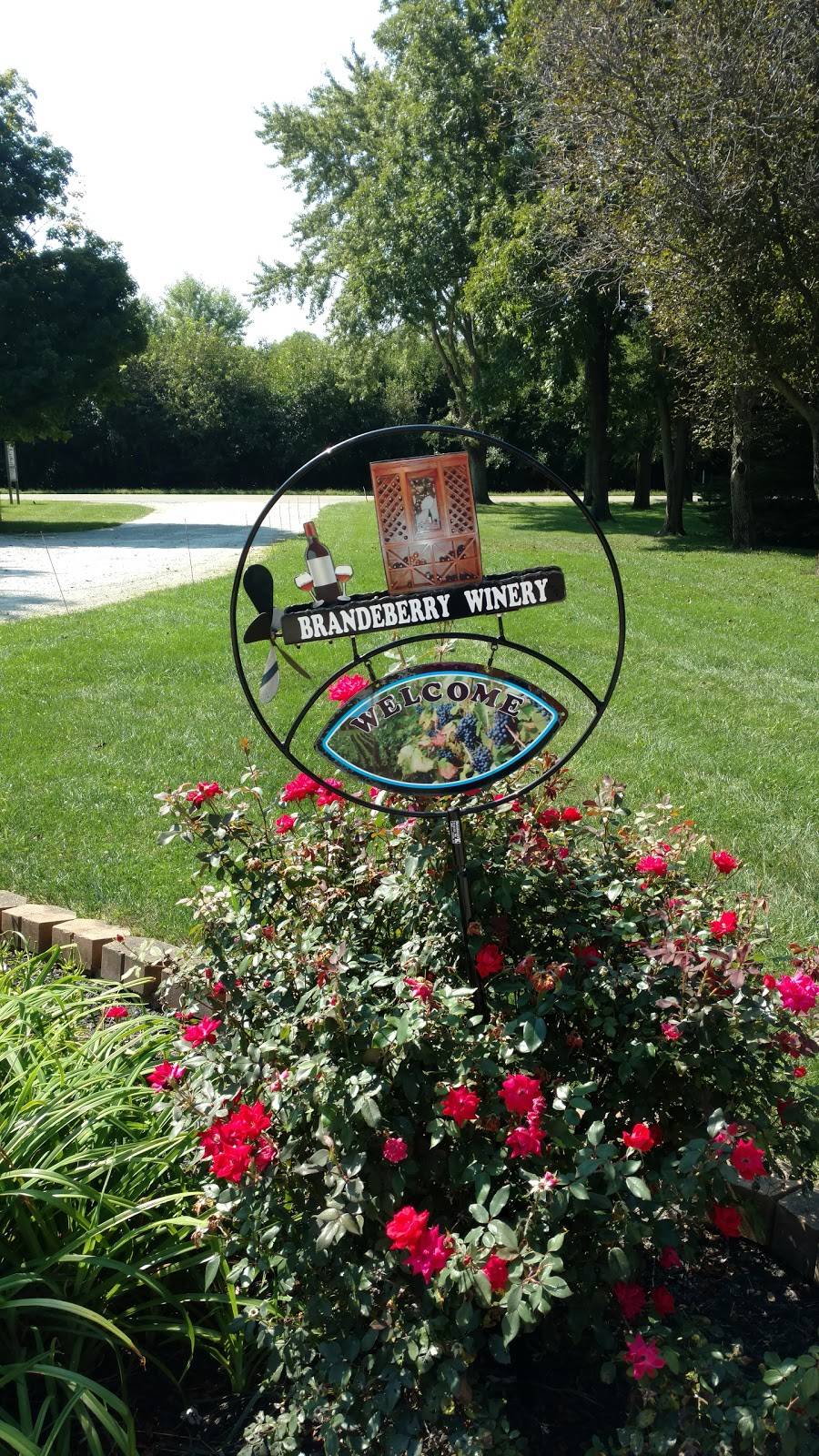 Brandeberry Winery | restaurant | 5118 W Jackson Rd, Enon, OH 45323, USA | 9377679103 OR +1 937-767-9103