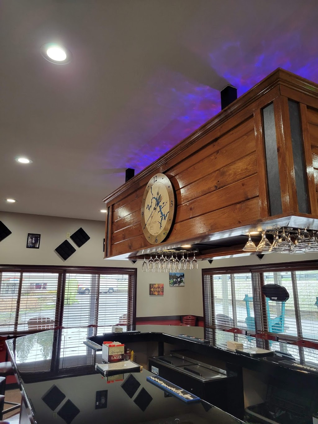 Deep creek bar and grill | restaurant | 17869 Garrett Hwy, Oakland, MD 21550, USA | 3013872424 OR +1 301-387-2424