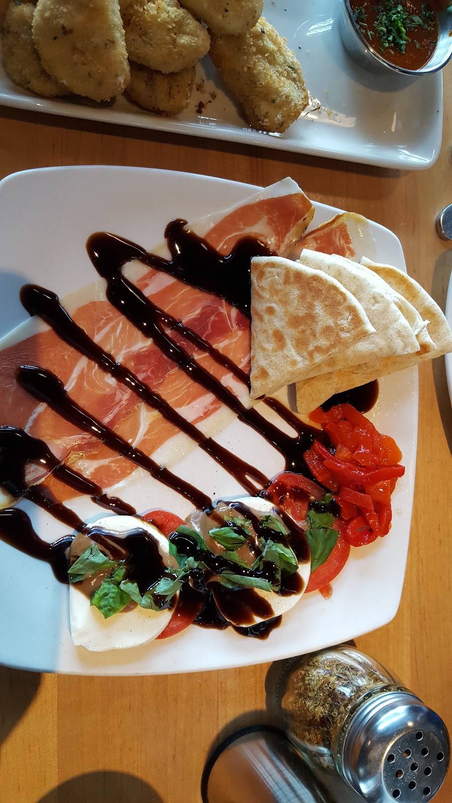 Upper Crust Wood Fired Pizza | restaurant | 1205 NW 178th St, Edmond, OK 73012, USA | 4052858887 OR +1 405-285-8887