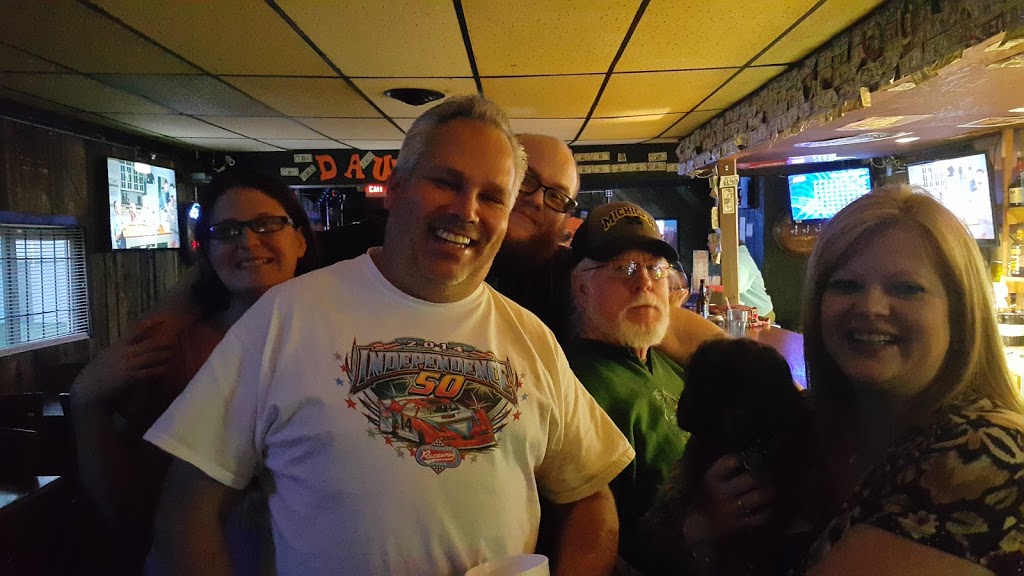 Dawg Ugly | restaurant | 121 Water St S, Williamsport, OH 43164, USA | 7409860014 OR +1 740-986-0014